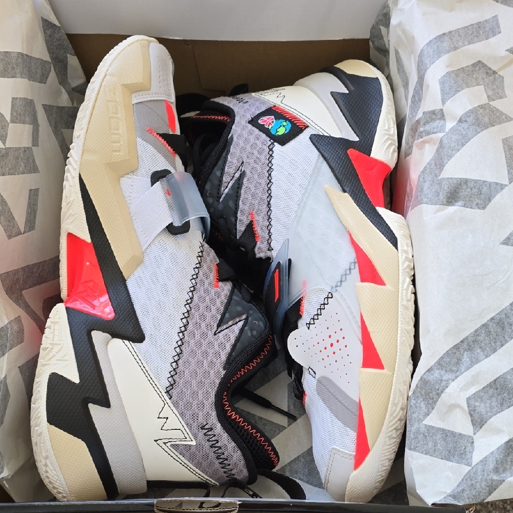 Jordan Why Not Zer0.3 Size 12 - White, Bright Crimson, and Black